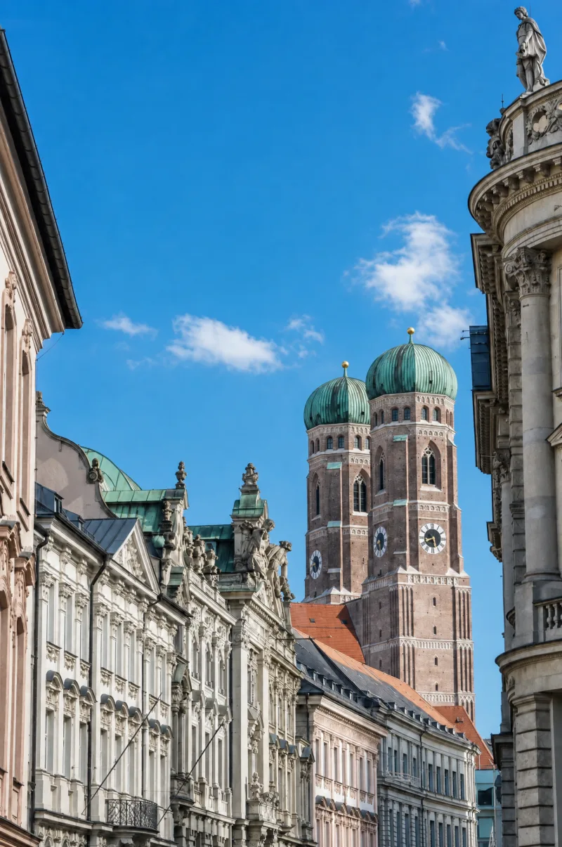 Münchner Altstadt mit den Türmen der Frauenkirche